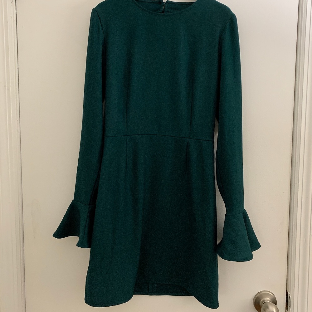 Leith Green Bell Sleeve Dress